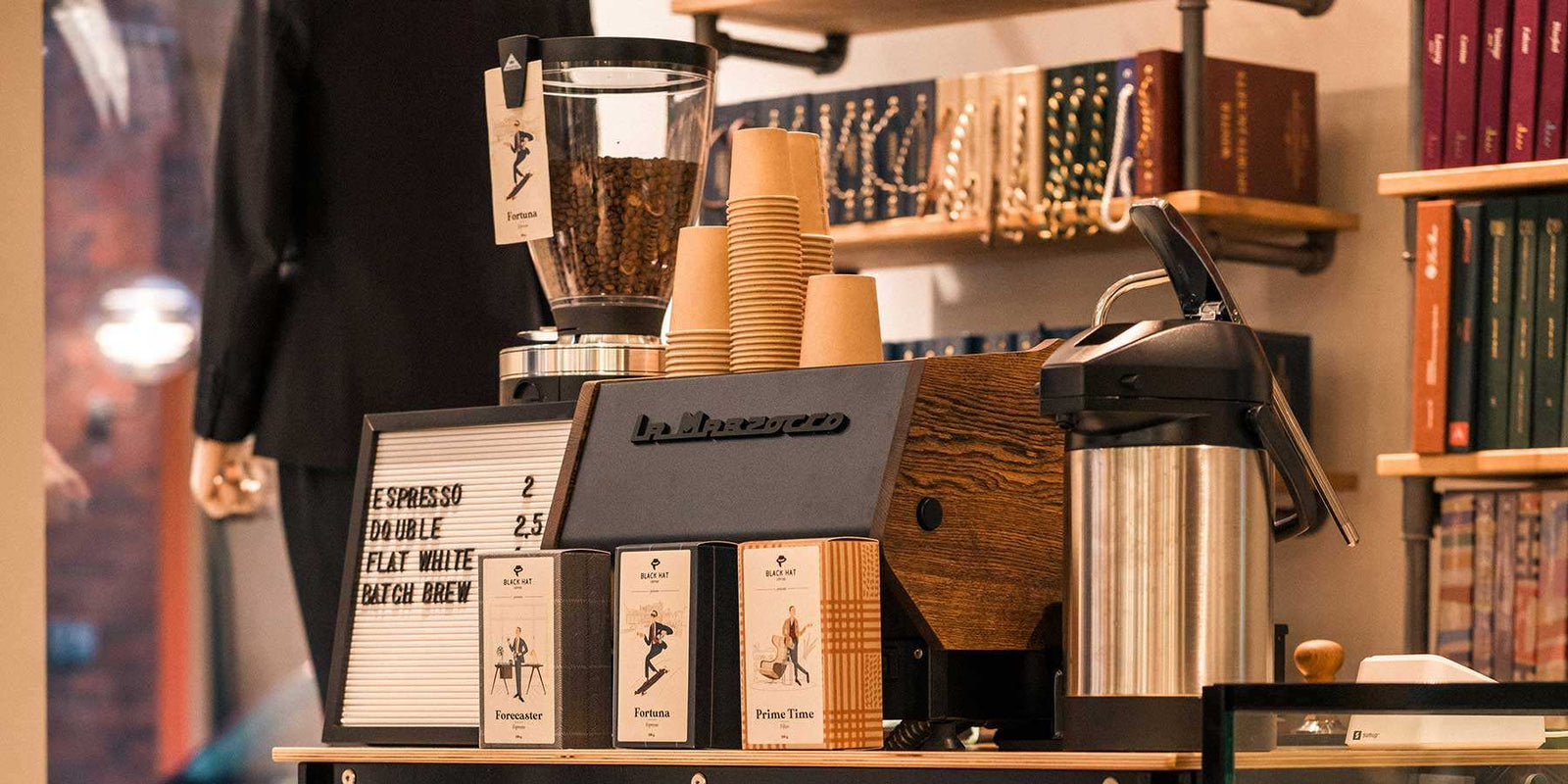 Wichtige Fähigkeiten bei der Kommunikation mit Gästen - Black Hat Coffee GmbH