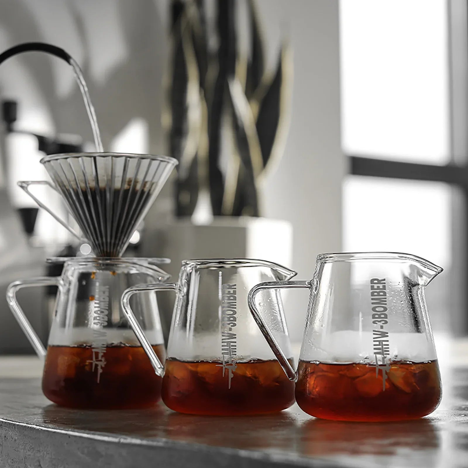 MHW-3BOMBER Elf Kaffee Server 500 ml Frontansicht